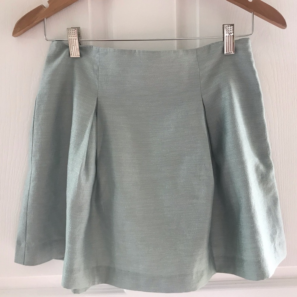 Skirt w/ glitter detail